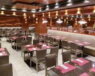 横浜ベイシェラトンホテル＆タワーズ「コンパス」