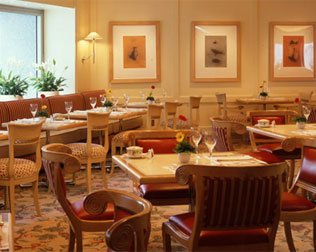 横浜ロイヤルパークホテル「カフェフローラ」