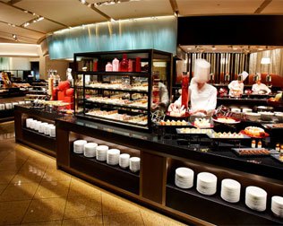 京王プラザホテル「スーパーブッフェ　グラスコート」