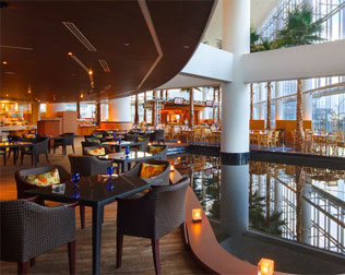 横浜ベイホテル東急「カフェトスカ」