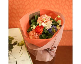 ラナンキュラスのブラッドオレンジブーケ（mini）・画像